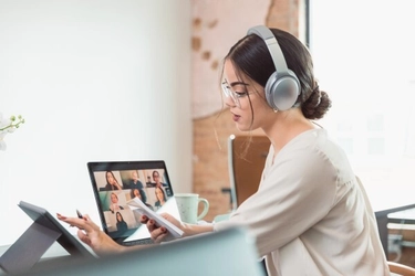 BSI（英国規格協会）、パンデミックとリモートワークへの急速な 移行が若者の働き方に与えた影響について調査を実施　 「共に進化する：次世代を惹きつける組織へ ―  ハイブリッド時代の人材戦略と職場設計」レポートを発表