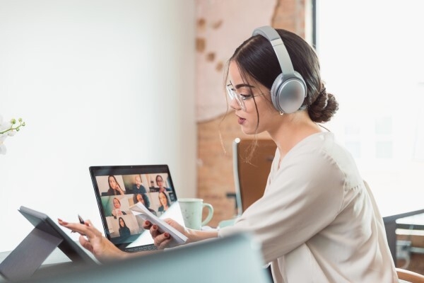 BSI(英国規格協会)、パンデミックとリモートワークへの急速な移行が若者の働き方に与えた影響について調査を実施 「共に進化する:次世代を惹きつける組織へ ―ハイブリッド時代の人材戦略と職場設計」レポートを発表