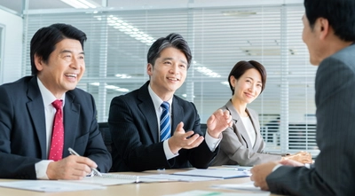 50代（シニア世代）の社員が抱えやすいキャリア課題とは？課題解決の方向性・ポイントを解説！