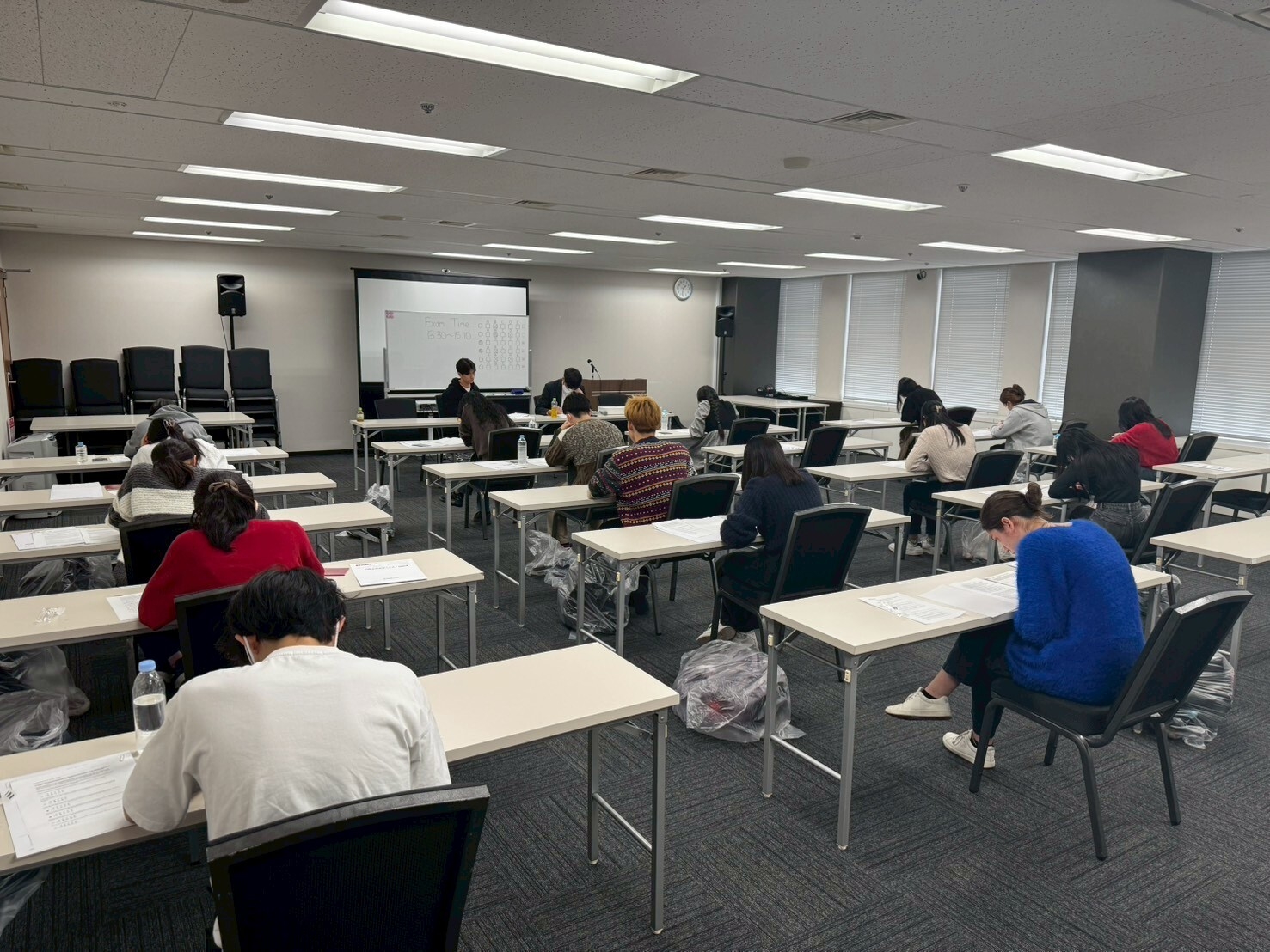 IMAT模擬試験の対面受験会場の様子
