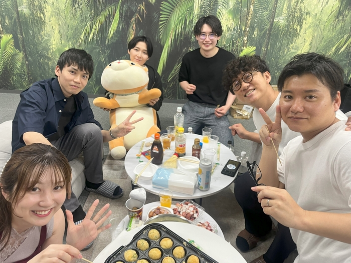 社員主催のたこ焼き大会では、仕事終わりに立ち寄って気軽に話せる場となりました