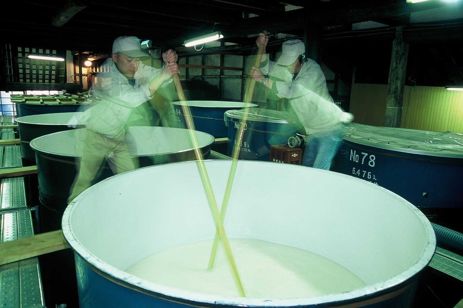 酒蔵 酒造りの様子