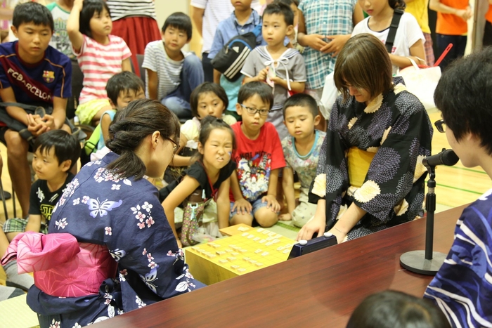 プロの対局を間近で観戦!