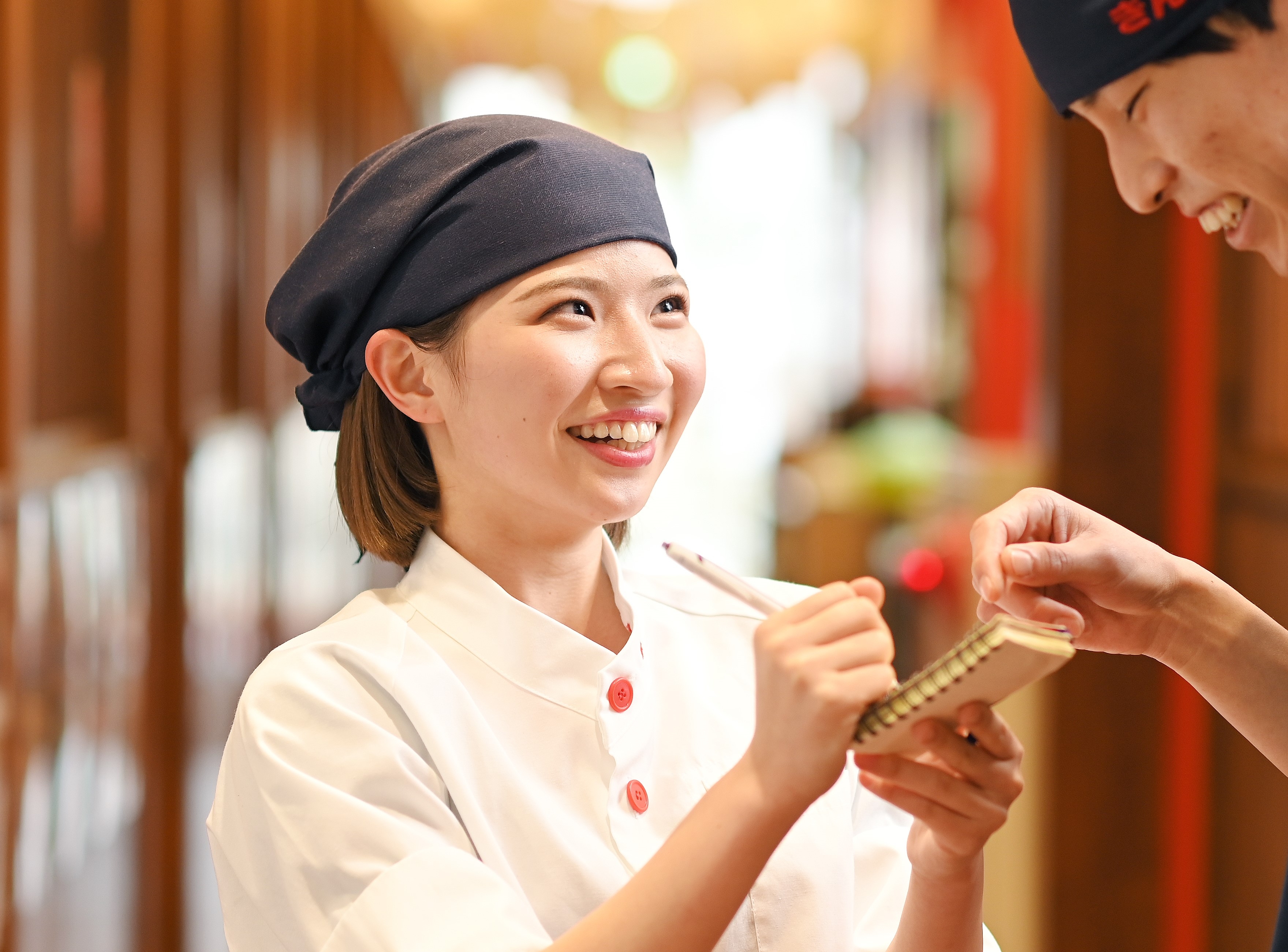 人気お好み焼店が飲食業で異例の7日間連続休暇を実現できる理由 『働きやすい会社の仕組みのつくり方』より解説