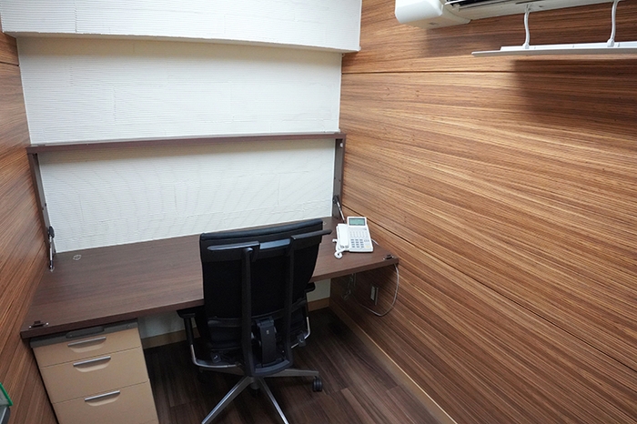 完全個室のオフィスも2室用意