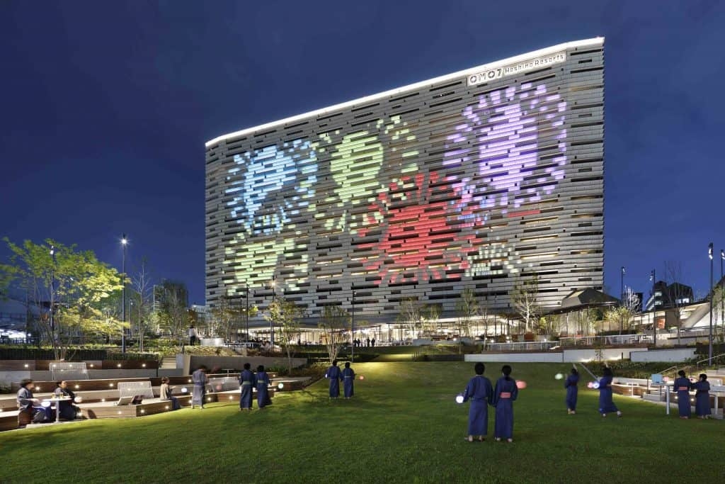 【OMO7大阪】広大なガーデンエリアで、ネオンアート&光の花火を眺められる宿泊者限定のイベントが期間延長|期間:2022年4月22日~8月31日