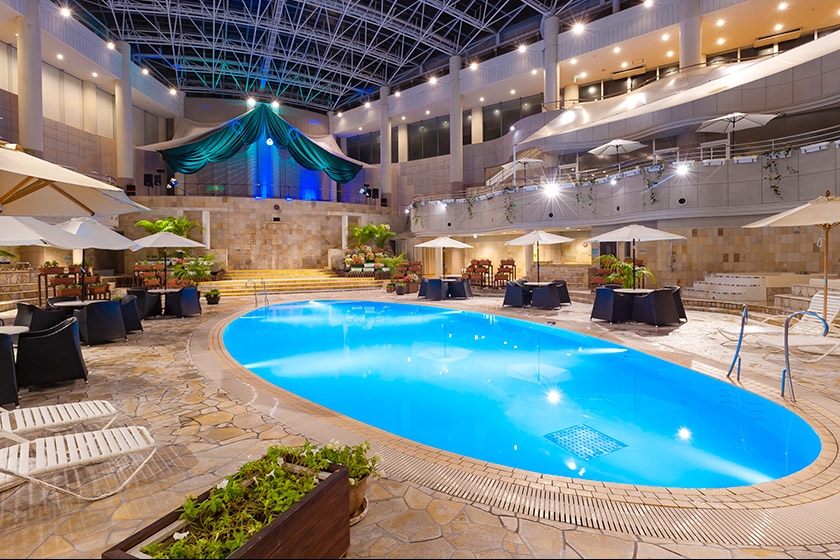 屋内温水プールなので、天候を気にせずお楽しみいただけます。