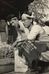 創業者である根津春行（写真右）