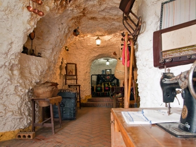 9TkSyQ1vIIAB1Ev5prqz.jpg?w=940&h=940