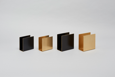 真鍮ブックエンドの商品バリエーション（カラー2種×サイズ2種）