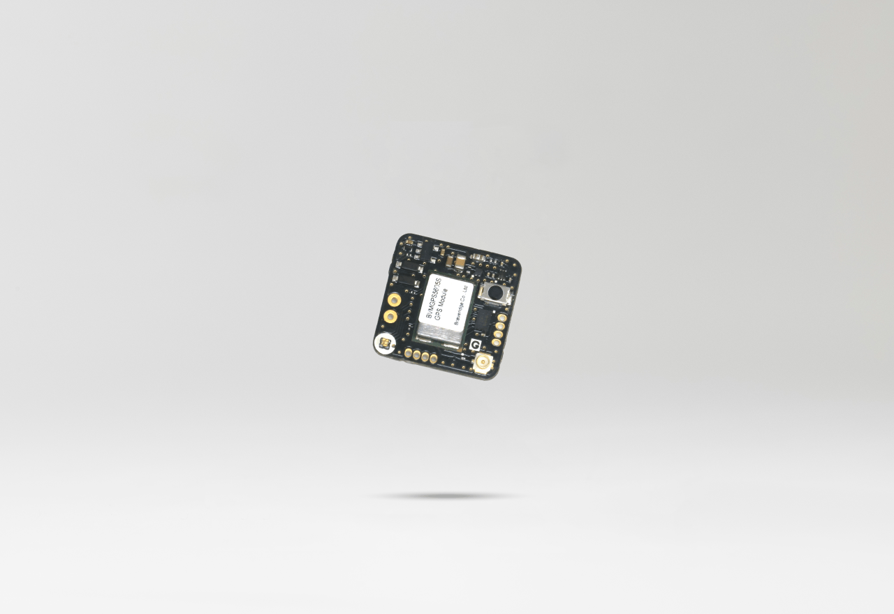 ドローン、無人航空機に搭載する“リモートID”の新製品 世界最小・最