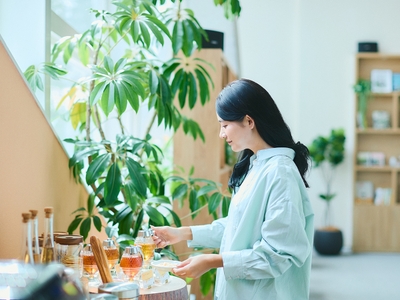 森のライブラリーでお好みのはちみつを見つけて