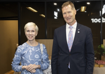 イベントを講演頂いた両大使館より特別ゲストも。駐日エストニア大使マイト・マルティンソン閣下（右）と駐日フィンランド大使館商務部 ラウラ・コピロウ上席商務官（左）