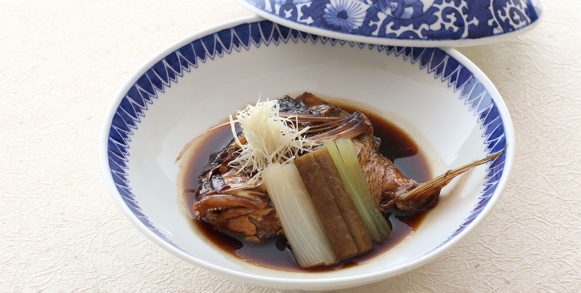 蓋物:鳴門鯛兜煮