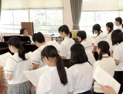 〈保育科〉声楽「こどものうた」の様子