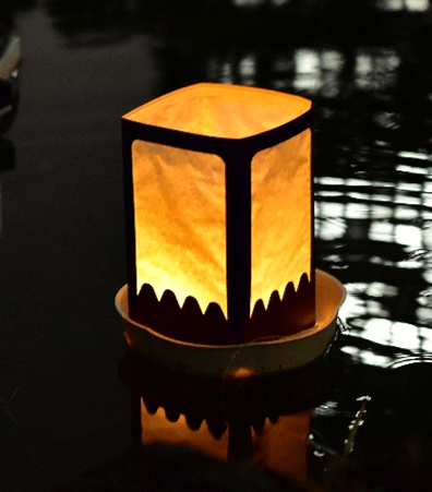 絵付けする灯ろう(イメージ)