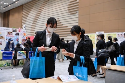 9irJhcmhIbp9ky269AAw.jpg?w=940&h=940