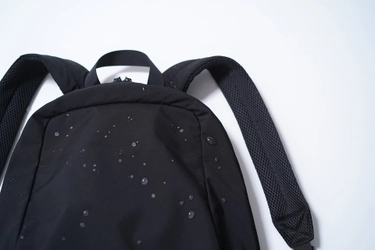 人気デザインユニットTENTと共同開発した“防水仕様”の リュック「VEIL waterproof」が登場！