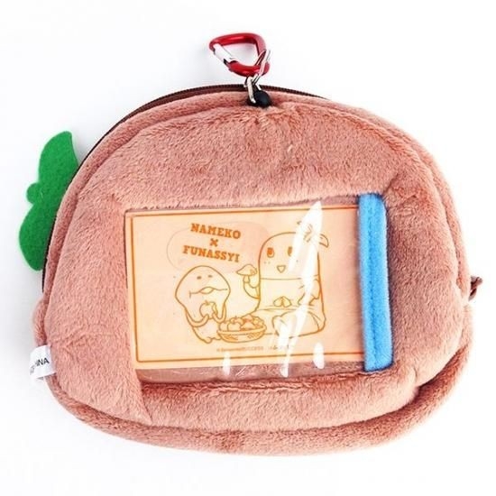 なめこ栽培キットの個性的なぬいぐるみマスコット