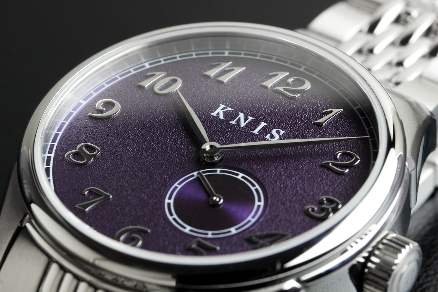 京都から生まれた機械式腕時計「KNIS/ニス」、クラウドファンディングがマクアケで目標の800%達成！