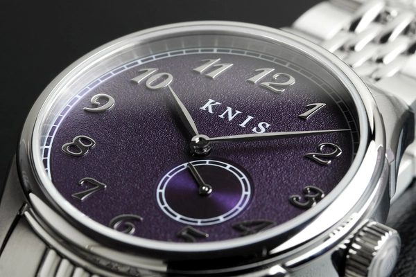 京都から生まれた機械式腕時計「KNIS/ニス」、クラウドファンディングがマクアケで目標の800%達成！