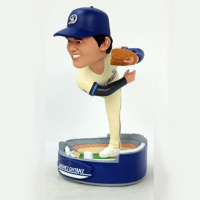 【横】SHOHEI OHTANI - MLB公式 Rising Again:Pitcher's Return / ドジャース球場台座付 / 世界限定