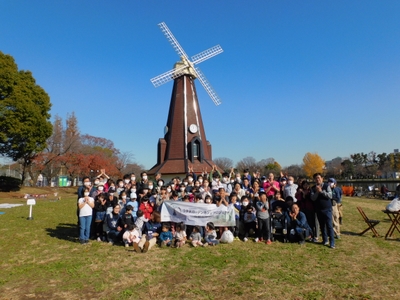 支援者の皆様の集合写真（2021年）