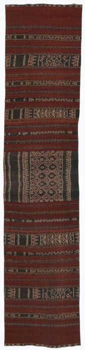 Photo.04 腰衣(婚資) レンバタ島アタデイ郡 2,660×588mm　木綿／絣／藍・茜　1980年頃