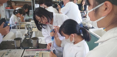 近畿大学工学部と赤穂市教育委員会が理科教育で連携　中学生対象の実験教室と教員対象の研修会を開催