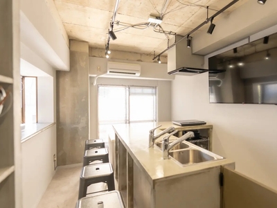 AHzkfjqWWxvuVFqrqLtk.jpg?w=940&h=940