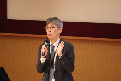 次期学習指導要領について説明する藤枝視学官