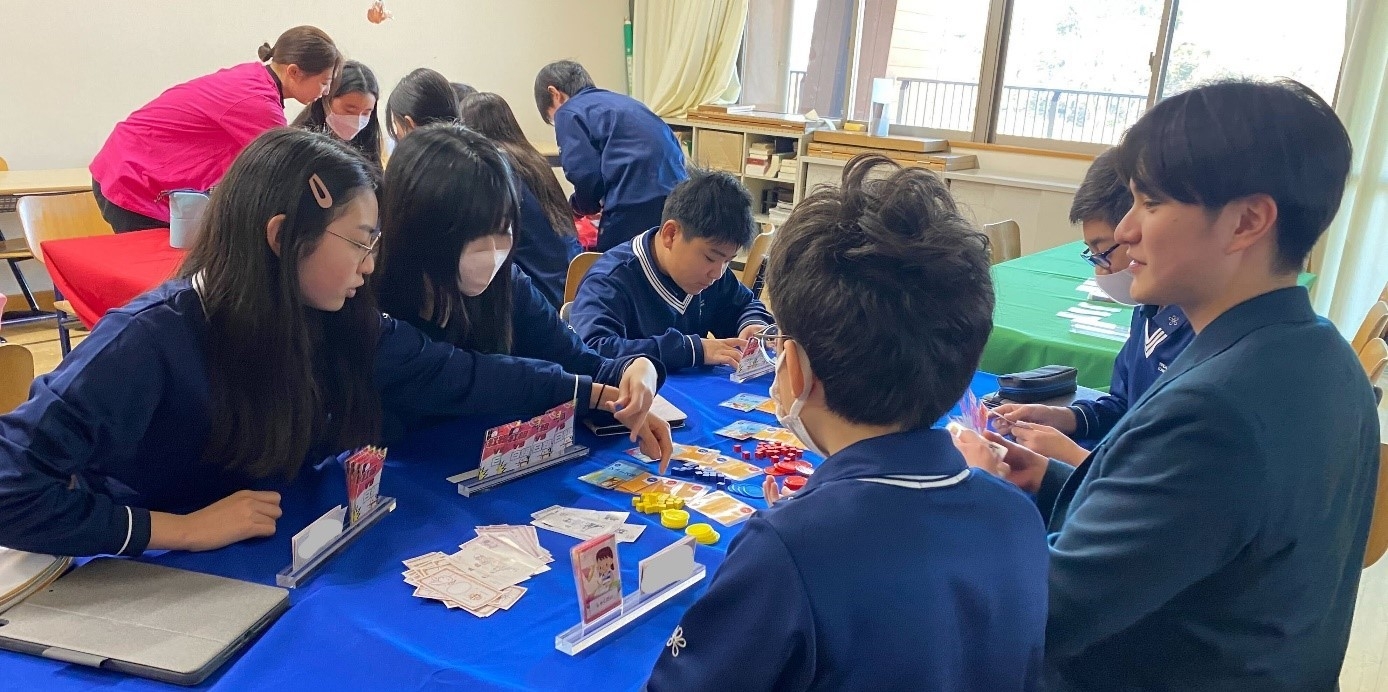 令和6年(2024年)2月に実施した「金融教育」をテーマとする出張授業の様子