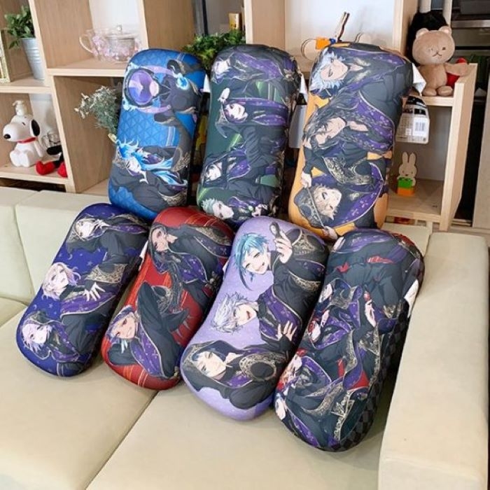 超人気のツイステッドワンダーランドから腰あてクッションが新入荷♪推しキャラデザイン&低反発