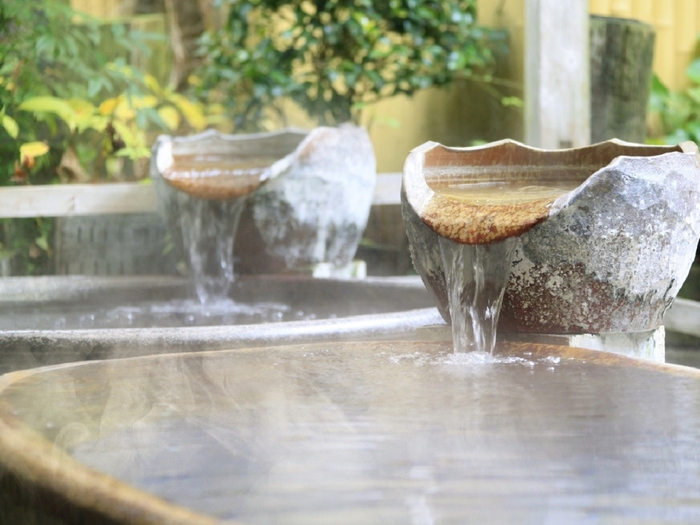 陽光たっぷりの開放的な<大浴場>