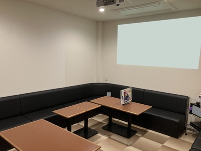 大画面・プロジェクター付きルーム