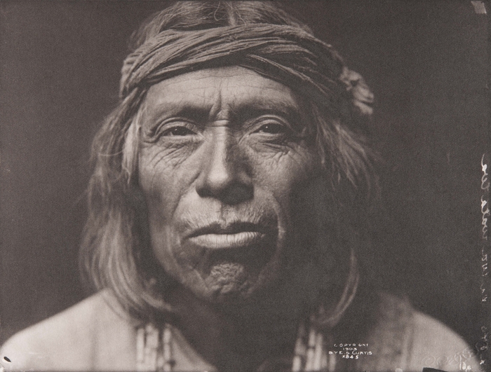 エドワード・S. カーティス《シワワチワ ズニ族》1903年