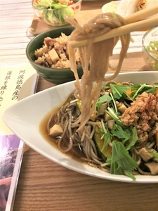 AZGox3smXw0a0FcUNHMU.jpg?w=940&h=940