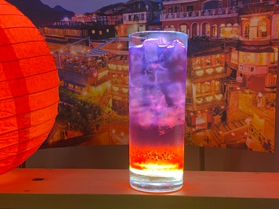 白馬五竜オリジナルメニュー　人気の夜景スポット九份をイメージしたグラデーションドリンク 「九份の夜景」