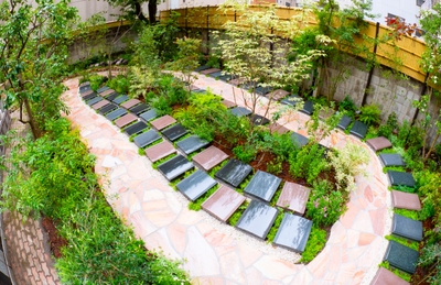 AiENdlYRik5xoDq90CYV.jpg?w=940&h=940