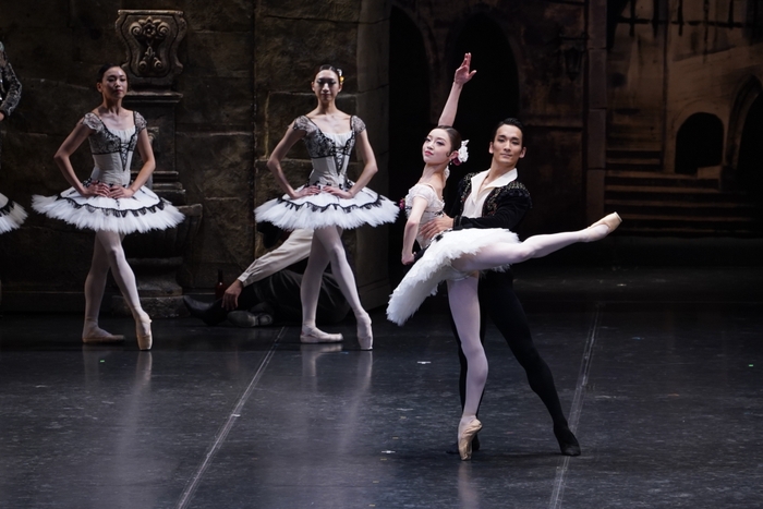 岩井優花／堀内將平(C)K-BALLET TOKYO