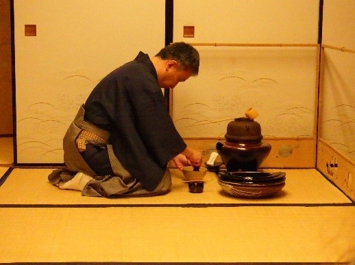 茶会(昨年の様子)