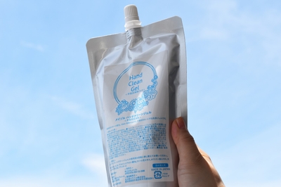 お得な詰め替え用（内容量：340ml／販売価格：￥1,430）が新発売。