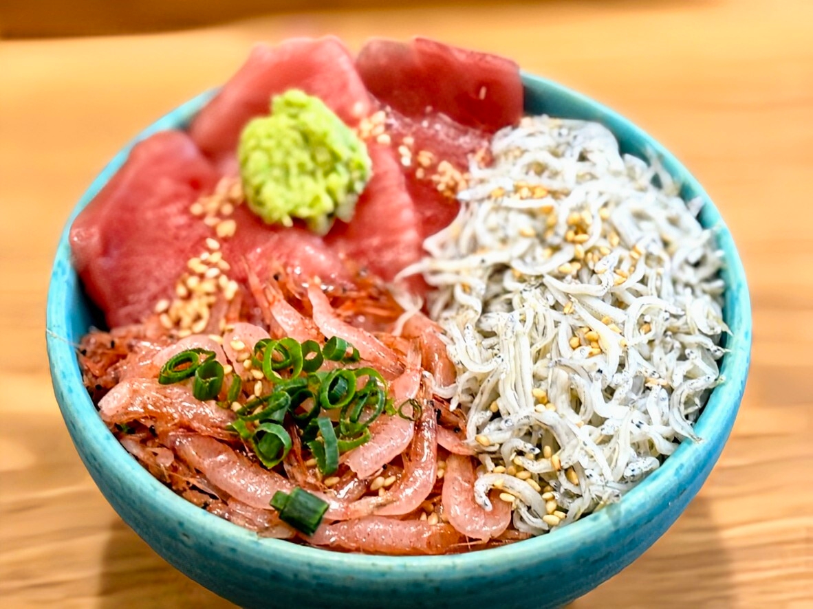 「まぐエビしらす丼」