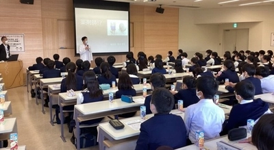 近畿大学附属小学校6年生が、近大奈良病院を見学　先端医療や命の尊さを考え、病院の社会的役割について学ぶ