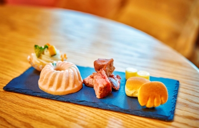 ▲オプション　淡路島の特産品を大満喫！5品ワンプレートディナー／6,655円（税・サ込）