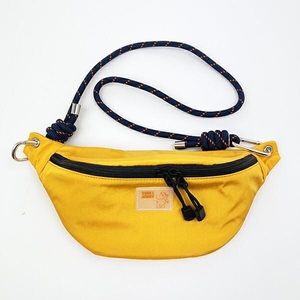 トムとジェリーのカラーボディバッグ