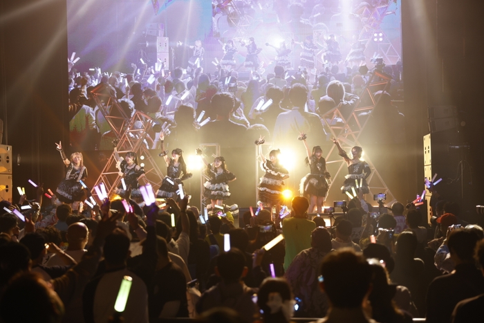 盛り上げ曲でフロアを沸かす