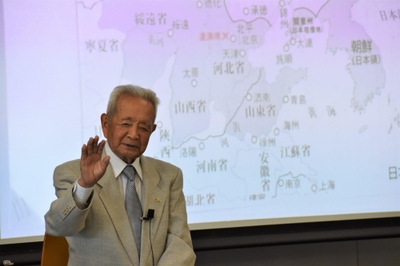 特別授業で講演した橋本さん