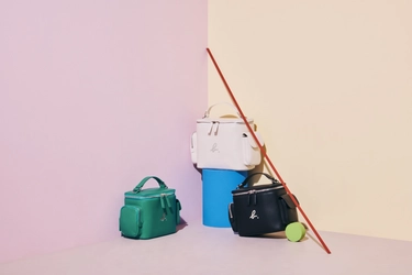 アニエスベー、新作レザーバッグ発売　 新デザインのカメラバッグ“Vanity”