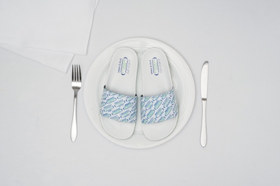 シャワーサンダル  3,800円(税込)